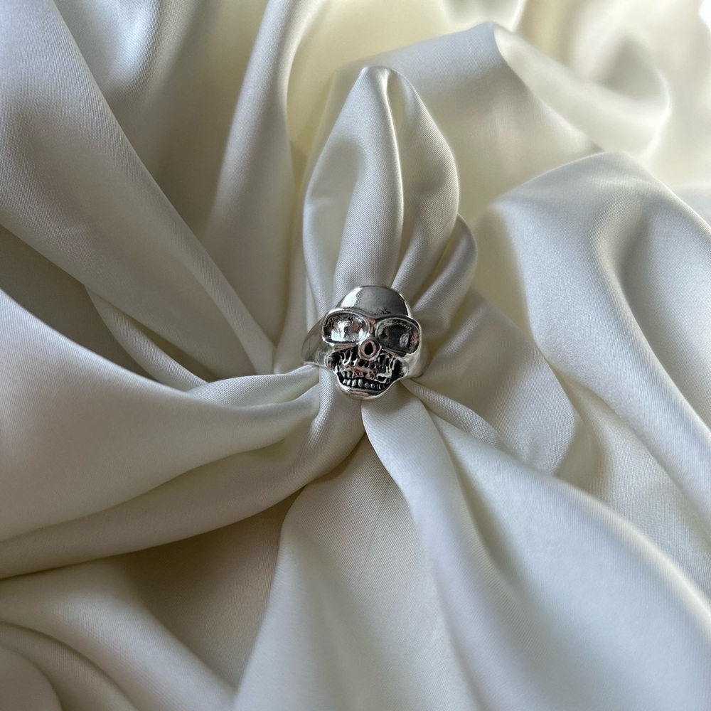 Skull Rings - Picture 3 of 16